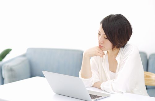 「ノートパソコンの動きが遅すぎる」I様からのご依頼のイメージ